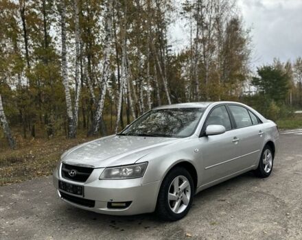 Серый Хендай Соната, объемом двигателя 2 л и пробегом 188 тыс. км за 2850 $, фото 1 на Automoto.ua