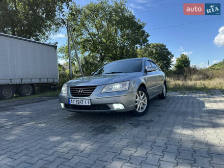Сірий Хендай Соната, об'ємом двигуна 2 л та пробігом 237 тис. км за 6800 $, фото 1 на Automoto.ua