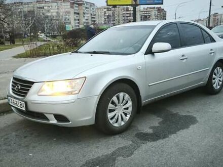 Сірий Хендай Соната, об'ємом двигуна 2 л та пробігом 354 тис. км за 5200 $, фото 1 на Automoto.ua