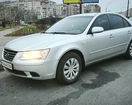 Серый Хендай Соната, объемом двигателя 2 л и пробегом 354 тыс. км за 5200 $, фото 1 на Automoto.ua