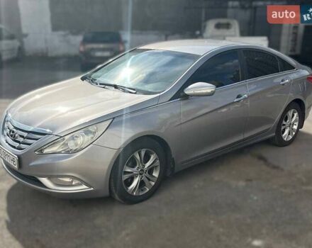 Серый Хендай Соната, объемом двигателя 2.4 л и пробегом 190 тыс. км за 9700 $, фото 1 на Automoto.ua
