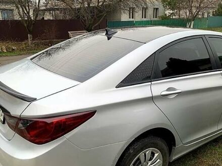 Сірий Хендай Соната, об'ємом двигуна 2.4 л та пробігом 250 тис. км за 7000 $, фото 1 на Automoto.ua