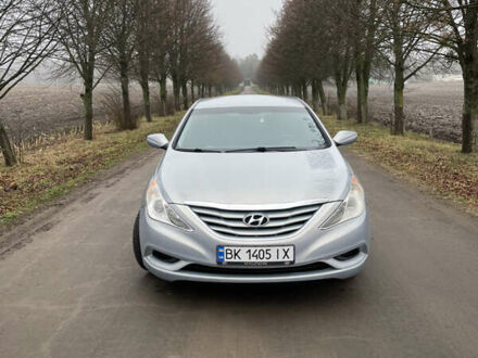 Сірий Хендай Соната, об'ємом двигуна 2.4 л та пробігом 305 тис. км за 8000 $, фото 1 на Automoto.ua