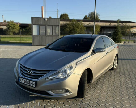 Сірий Хендай Соната, об'ємом двигуна 2 л та пробігом 247 тис. км за 8300 $, фото 1 на Automoto.ua