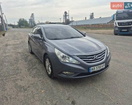 Сірий Хендай Соната, об'ємом двигуна 2 л та пробігом 270 тис. км за 7500 $, фото 1 на Automoto.ua