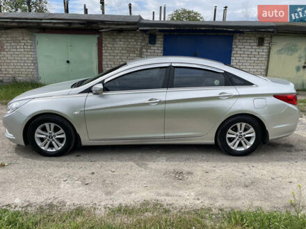 Хендай Соната 2010 в Павлограде на Automoto.ua Серый Хендай Соната, объемом двигателя 2 л и пробегом 224 тыс. км за 6950 $, фото 1 на Automoto.ua