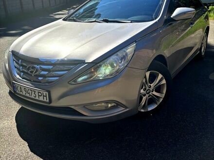 Серый Хендай Соната, объемом двигателя 2.4 л и пробегом 174 тыс. км за 8400 $, фото 1 на Automoto.ua