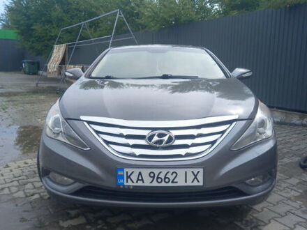 Серый Хендай Соната, объемом двигателя 2 л и пробегом 198 тыс. км за 9500 $, фото 1 на Automoto.ua