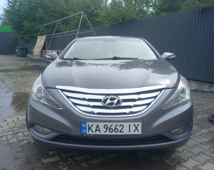 Серый Хендай Соната, объемом двигателя 2 л и пробегом 198 тыс. км за 9500 $, фото 1 на Automoto.ua