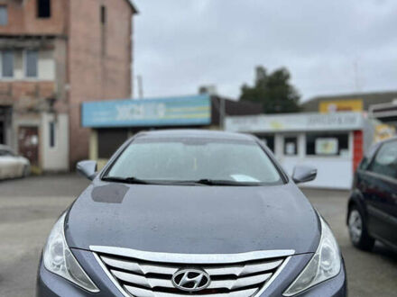 Серый Хендай Соната, объемом двигателя 2.36 л и пробегом 278 тыс. км за 7900 $, фото 1 на Automoto.ua