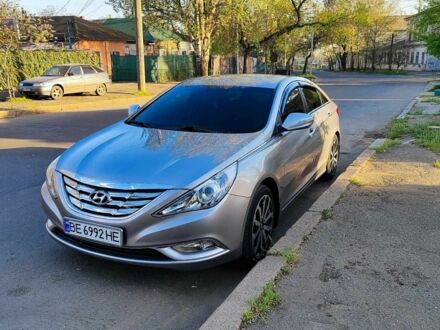 Хендай Соната 2011 у Миколаєві на Automoto.ua Сірий Хендай Соната, об'ємом двигуна 2 л та пробігом 138 тис. км за 9500 $, фото 1 на Automoto.ua