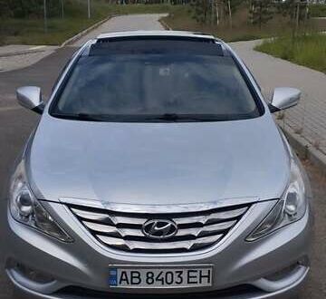 Серый Хендай Соната, объемом двигателя 2.36 л и пробегом 200 тыс. км за 9300 $, фото 1 на Automoto.ua