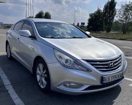Сірий Хендай Соната, об'ємом двигуна 2 л та пробігом 286 тис. км за 9200 $, фото 1 на Automoto.ua