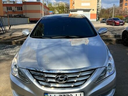 Сірий Хендай Соната, об'ємом двигуна 2 л та пробігом 175 тис. км за 8300 $, фото 1 на Automoto.ua