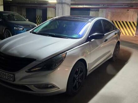 Серый Хендай Соната, объемом двигателя 2 л и пробегом 165 тыс. км за 10199 $, фото 1 на Automoto.ua