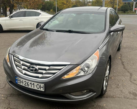 Серый Хендай Соната, объемом двигателя 2 л и пробегом 190 тыс. км за 7500 $, фото 1 на Automoto.ua