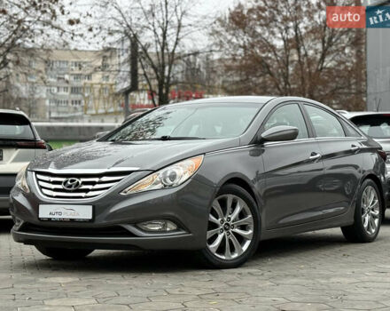 Сірий Хендай Соната, об'ємом двигуна 2 л та пробігом 191 тис. км за 7900 $, фото 1 на Automoto.ua