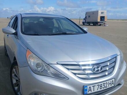 Сірий Хендай Соната, об'ємом двигуна 2.36 л та пробігом 211 тис. км за 8500 $, фото 1 на Automoto.ua