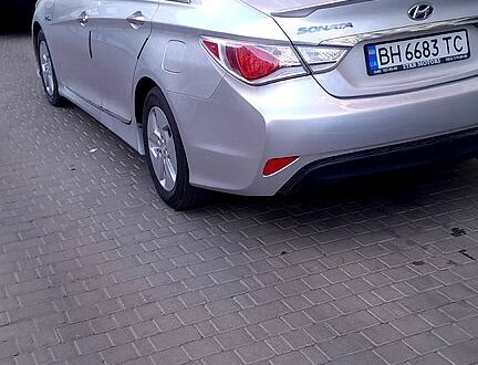 Серый Хендай Соната, объемом двигателя 2.4 л и пробегом 185 тыс. км за 7000 $, фото 1 на Automoto.ua