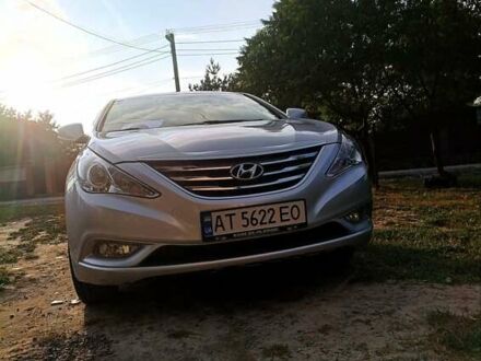 Сірий Хендай Соната, об'ємом двигуна 2 л та пробігом 111 тис. км за 7800 $, фото 1 на Automoto.ua