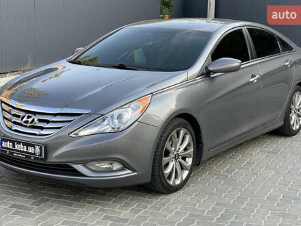 Серый Хендай Соната, объемом двигателя 2.4 л и пробегом 127 тыс. км за 7600 $, фото 1 на Automoto.ua