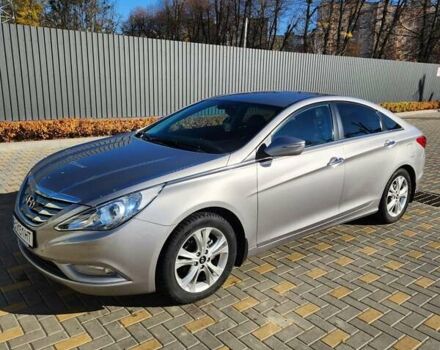 Хендай Соната 2012 в Виннице на Automoto.ua Серый Хендай Соната, объемом двигателя 2 л и пробегом 179 тыс. км за 9500 $, фото 1 на Automoto.ua