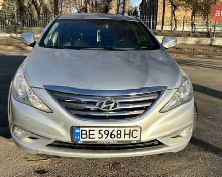 Серый Хендай Соната, объемом двигателя 2 л и пробегом 170 тыс. км за 7500 $, фото 1 на Automoto.ua