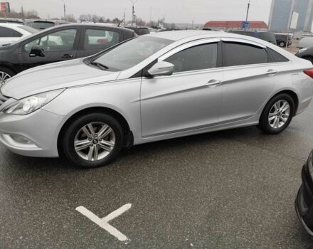 Серый Хендай Соната, объемом двигателя 2 л и пробегом 187 тыс. км за 7900 $, фото 1 на Automoto.ua