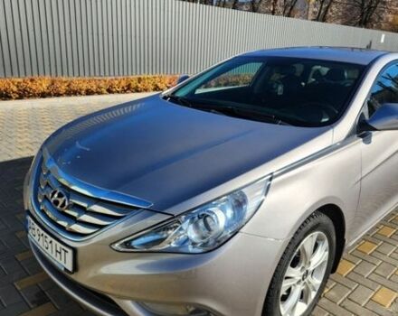 Серый Хендай Соната, объемом двигателя 2 л и пробегом 185 тыс. км за 8600 $, фото 1 на Automoto.ua