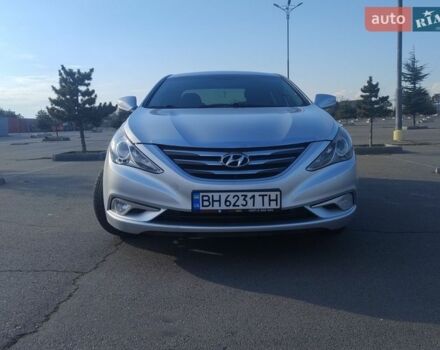 Серый Хендай Соната, объемом двигателя 2 л и пробегом 370 тыс. км за 6700 $, фото 1 на Automoto.ua