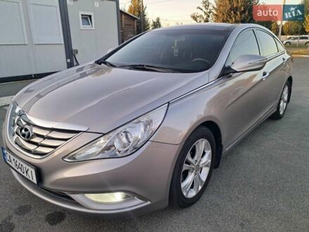 Хендай Соната 2012 в Буче на Automoto.ua Серый Хендай Соната, объемом двигателя 2.36 л и пробегом 255 тыс. км за 9800 $, фото 1 на Automoto.ua