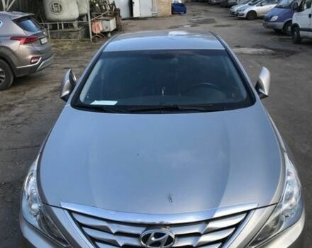 Серый Хендай Соната, объемом двигателя 2.36 л и пробегом 120 тыс. км за 10700 $, фото 1 на Automoto.ua