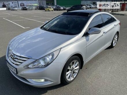 Хендай Соната 2012 в Киеве на Automoto.ua Серый Хендай Соната, объемом двигателя 2.4 л и пробегом 111 тыс. км за 12350 $, фото 1 на Automoto.ua