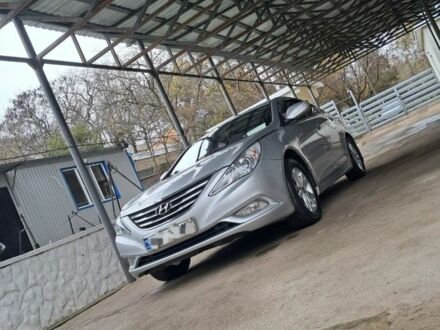 Сірий Хендай Соната, об'ємом двигуна 2 л та пробігом 227 тис. км за 7777 $, фото 1 на Automoto.ua