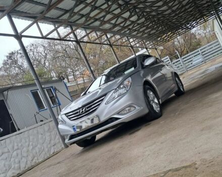 Сірий Хендай Соната, об'ємом двигуна 2 л та пробігом 227 тис. км за 7777 $, фото 1 на Automoto.ua