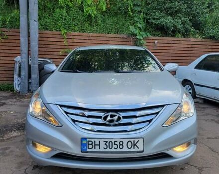 Сірий Хендай Соната, об'ємом двигуна 2.36 л та пробігом 200 тис. км за 8500 $, фото 1 на Automoto.ua