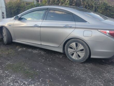 Сірий Хендай Соната, об'ємом двигуна 2.4 л та пробігом 360 тис. км за 9100 $, фото 1 на Automoto.ua