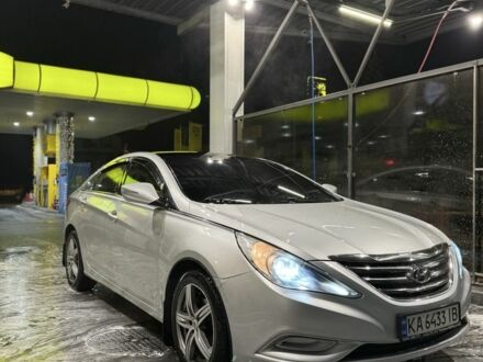 Серый Хендай Соната, объемом двигателя 2 л и пробегом 200 тыс. км за 5900 $, фото 1 на Automoto.ua