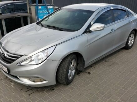 Хендай Соната 2013 в Днепре (Днепропетровске) на Automoto.ua Серый Хендай Соната, объемом двигателя 2 л и пробегом 230 тыс. км за 6000 $, фото 1 на Automoto.ua