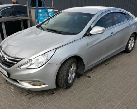 Хендай Соната 2013 в Днепре (Днепропетровске) на Automoto.ua Серый Хендай Соната, объемом двигателя 2 л и пробегом 230 тыс. км за 6000 $, фото 1 на Automoto.ua