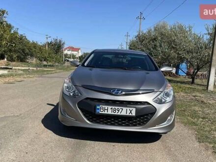 Сірий Хендай Соната, об'ємом двигуна 2.36 л та пробігом 230 тис. км за 9000 $, фото 1 на Automoto.ua