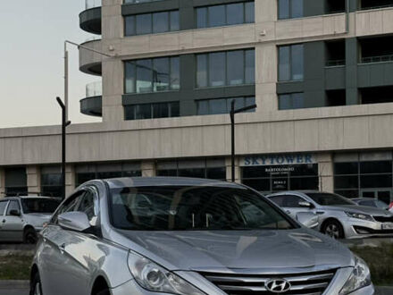 Сірий Хендай Соната, об'ємом двигуна 2 л та пробігом 363 тис. км за 6700 $, фото 1 на Automoto.ua