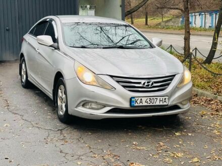 Сірий Хендай Соната, об'ємом двигуна 2 л та пробігом 251 тис. км за 6700 $, фото 1 на Automoto.ua
