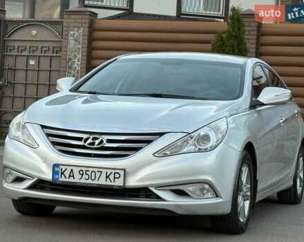 Серый Хендай Соната, объемом двигателя 2 л и пробегом 216 тыс. км за 8200 $, фото 1 на Automoto.ua