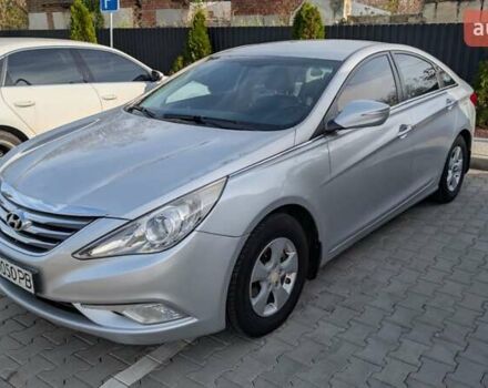 Сірий Хендай Соната, об'ємом двигуна 2 л та пробігом 605 тис. км за 7000 $, фото 1 на Automoto.ua