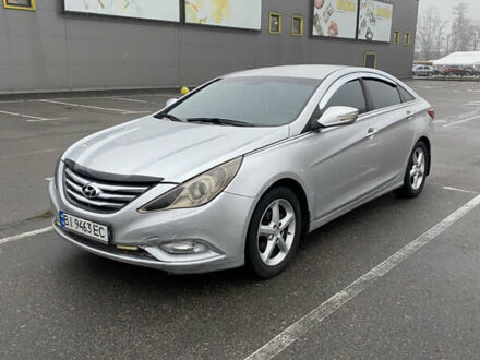 Сірий Хендай Соната, об'ємом двигуна 2 л та пробігом 373 тис. км за 7300 $, фото 1 на Automoto.ua