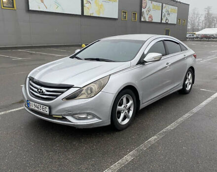 Серый Хендай Соната, объемом двигателя 2 л и пробегом 373 тыс. км за 7300 $, фото 1 на Automoto.ua