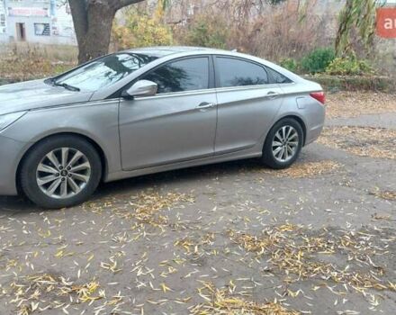 Сірий Хендай Соната, об'ємом двигуна 2 л та пробігом 181 тис. км за 9500 $, фото 1 на Automoto.ua