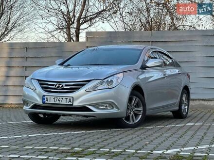 Серый Хендай Соната, объемом двигателя 2 л и пробегом 185 тыс. км за 8100 $, фото 1 на Automoto.ua