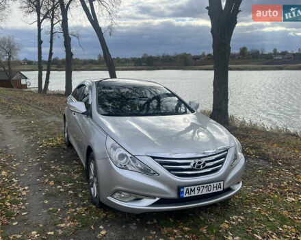 Хендай Соната 2013 в Бердичеве на Automoto.ua Серый Хендай Соната, объемом двигателя 2 л и пробегом 420 тыс. км за 6999 $, фото 1 на Automoto.ua
